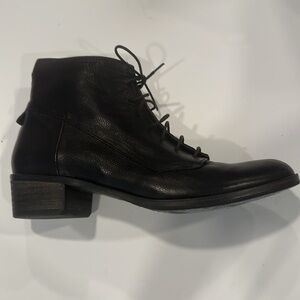Coclico Black Leather women’s Boots. Size 37. New.
